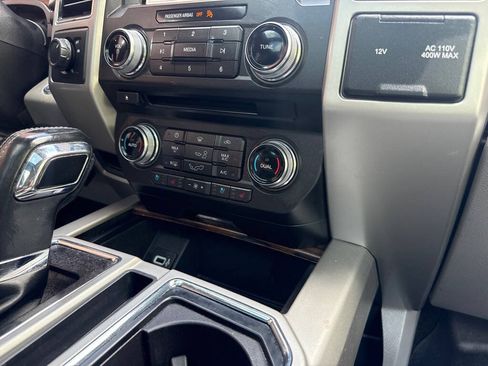 Used 2018 Ford F150 Lariat w/ Equipment Group 502A Luxury RWD image 20