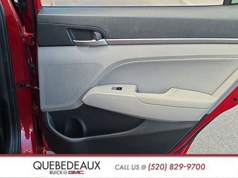 Used 2017 Hyundai Elantra SE image 22