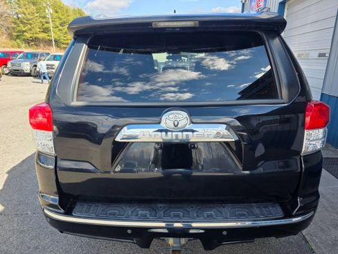 Used 2011 Toyota 4Runner SR5 w/ Convenience Pkg image 6