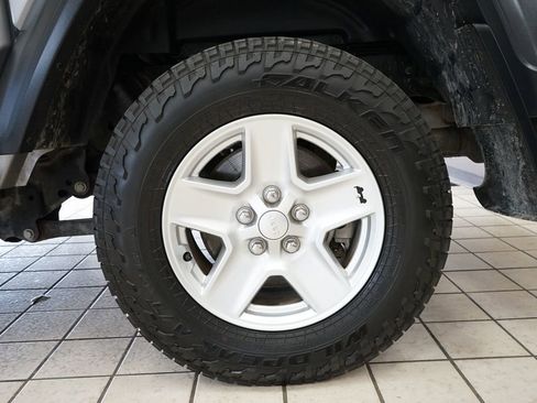 Used 2020 Jeep Gladiator Sport w/ Quick Order Package 24S AWD/4WD image 51