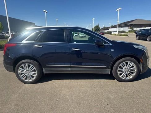Used 2017 Cadillac XT5 Premium Luxury w/ Driver Assist Package image 7