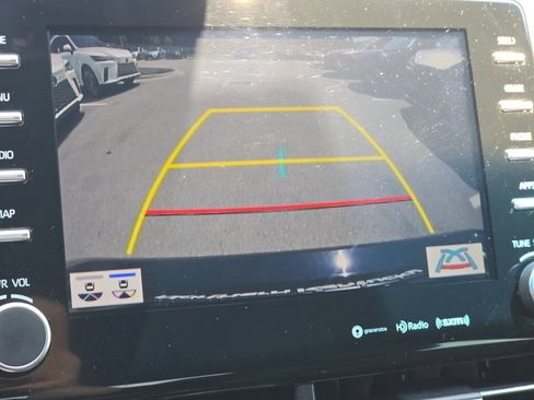 Used 2019 Toyota Avalon XLE w/ Moonroof Package FWD image 11