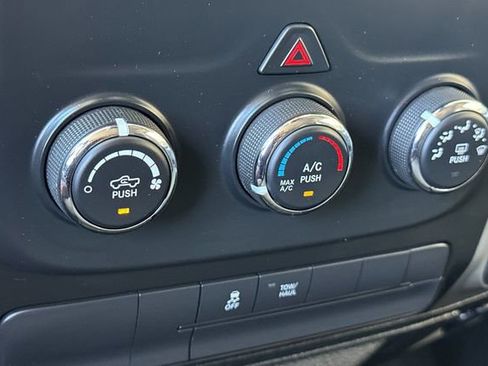 Used 2019 RAM 1500 Classic SLT AWD/4WD image 22