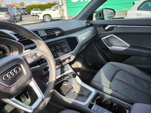 Certified 2025 Audi Q3 2.0T Premium Plus image 8