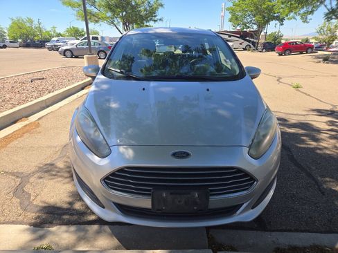 Used 2018 Ford Fiesta SE FWD image 2