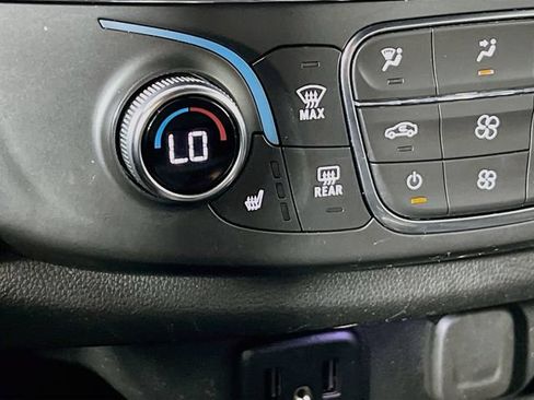 Used 2023 Chevrolet Traverse LT AWD/4WD image 21