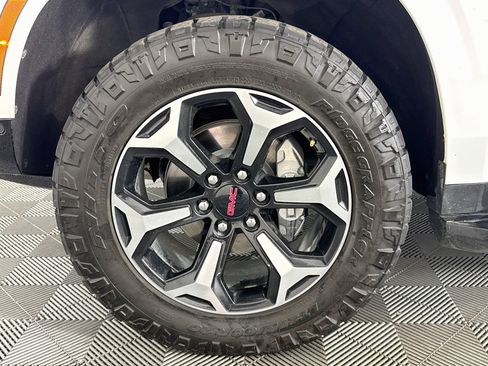 Used 2025 GMC Yukon XL AT4 w/ LPO, Floor Liner Package AWD/4WD image 35
