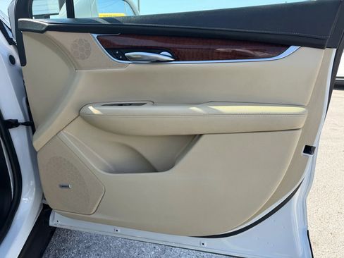 Used 2018 Cadillac XT5 Premium Luxury image 19