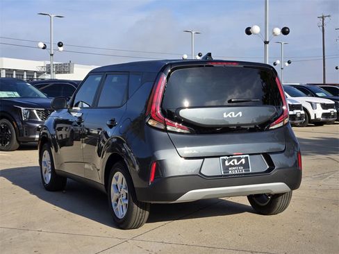 New 2025 Kia Soul LX w/ LX Technology Package image 3