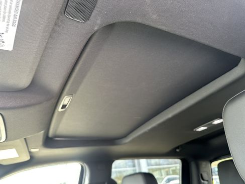 Used 2024 GMC Sierra 1500 AT4 w/ Technology Package image 20