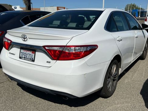 Used 2016 Toyota Camry SE image 4