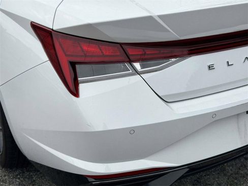 Used 2023 Hyundai Elantra Limited w/ Cargo Package image 11