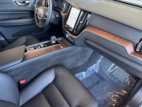 Certified 2023 Volvo XC60 B5 Plus image 15