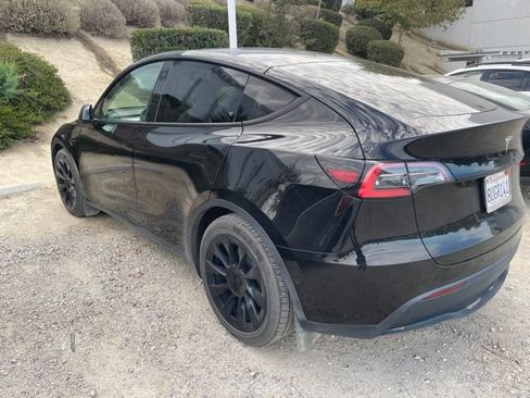 Used 2021 Tesla Model Y Long Range AWD/4WD image 6