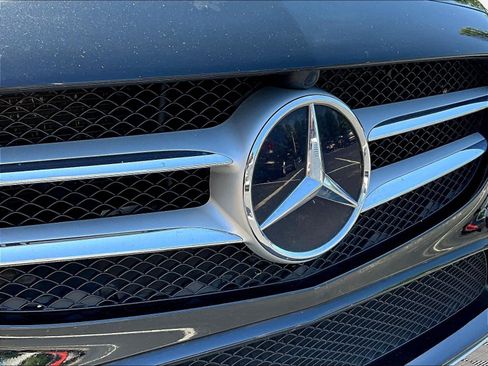 Used 2019 Mercedes-Benz C 300 4MATIC Sedan image 32