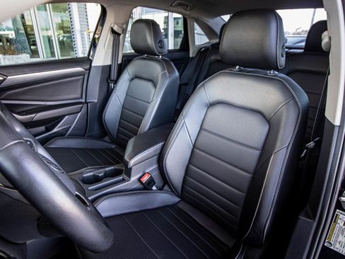 Used 2022 Volkswagen Jetta SE image 24