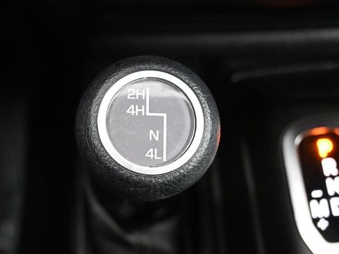 Used 2023 Jeep Gladiator Sport image 27