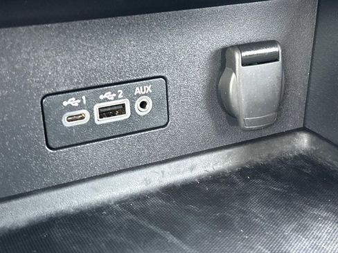 Certified 2023 Nissan Sentra SV FWD image 30