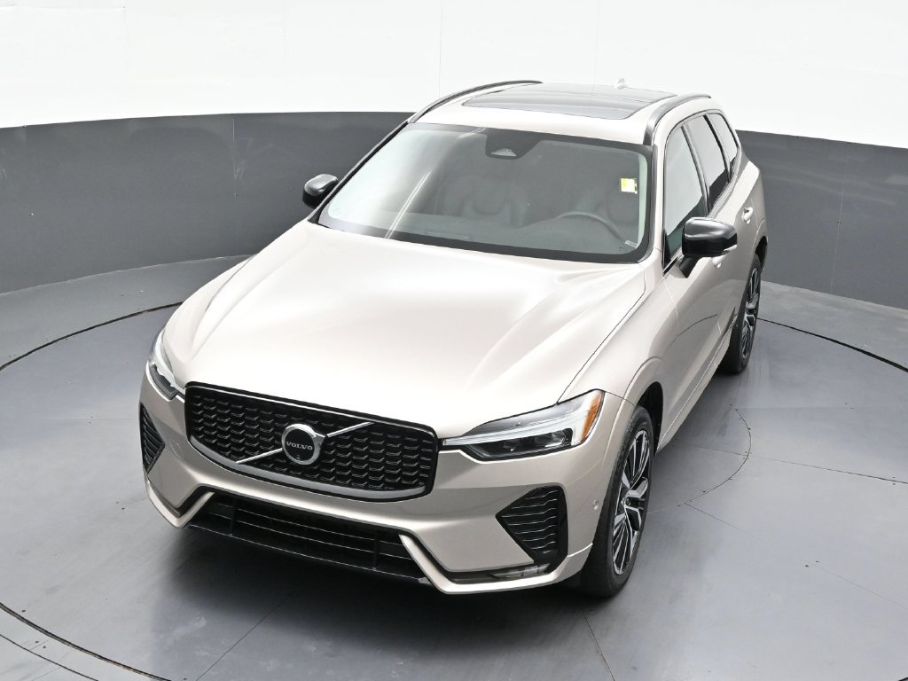 Certified 2024 Volvo XC60 B5 Plus AWD/4WD image 28