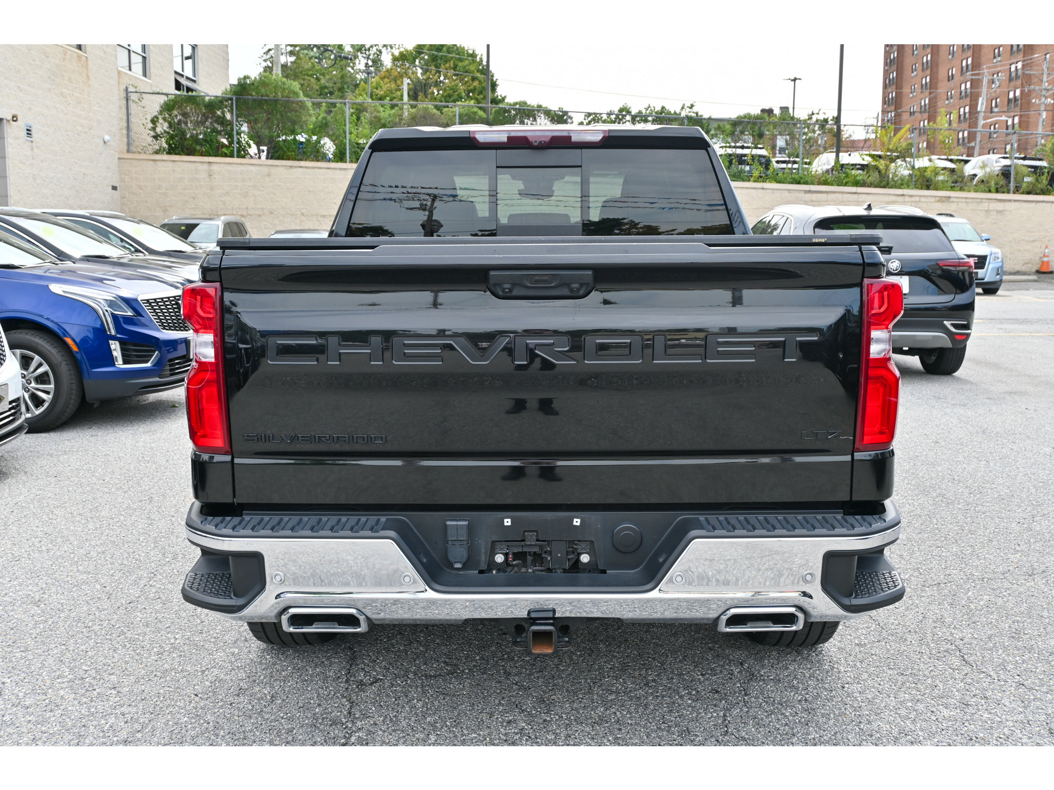 Used 2024 Chevrolet Silverado 1500 LTZ w/ LTZ Premium Package AWD/4WD image 6