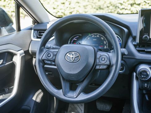 Used 2024 Toyota RAV4 XLE AWD/4WD image 15