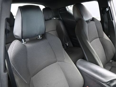 Used 2019 Toyota C-HR LE FWD image 36