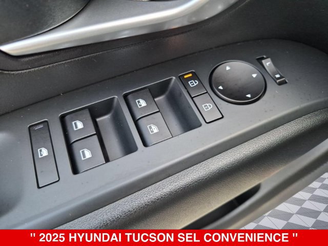 Used 2025 Hyundai Tucson SEL AWD/4WD image 13