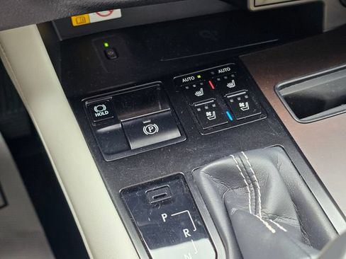 Used 2022 Lexus RX 450h AWD w/ Premium Package image 32