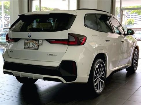 Used 2023 BMW X1 xDrive28i w/ M Sport Package AWD/4WD image 6