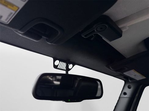 Used 2017 Jeep Wrangler Unlimited Rubicon image 27