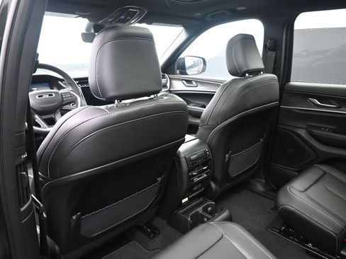 New 2025 Jeep Grand Cherokee L Limited w/ Black Appearance Package image 10