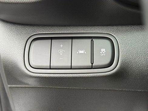 Used 2021 Hyundai Venue SEL image 19