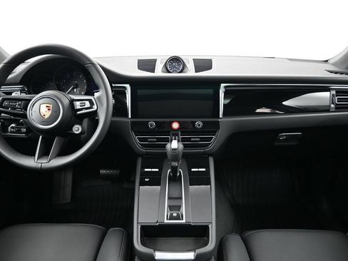 Certified 2026 Porsche Macan AWD/4WD image 9