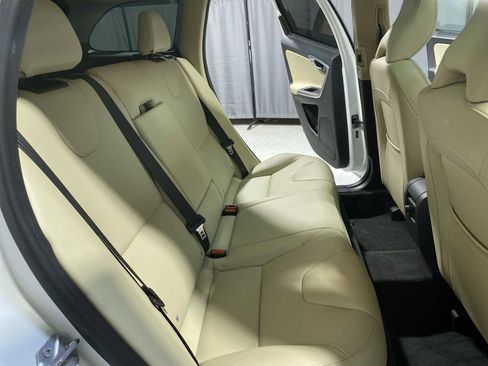 Used 2016 Volvo XC60 T6 w/ Proximity Package image 13