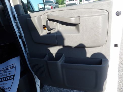 Used 2021 GMC Savana 3500 w/ Power Convenience Package RWD image 26