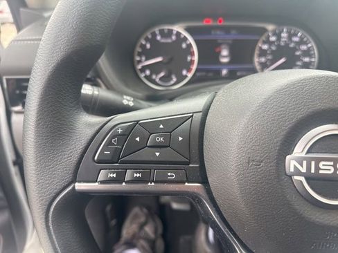 Used 2024 Nissan Sentra SV FWD image 13