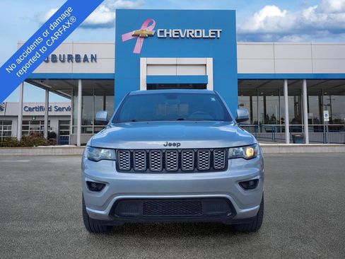 Used 2019 Jeep Grand Cherokee Altitude AWD/4WD image 2