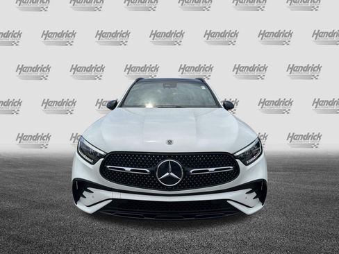 Used 2025 Mercedes-Benz GLC 300 4MATIC image 3