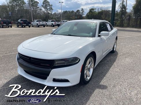 Used 2017 Dodge Charger R/T w/ Plus Group image 3