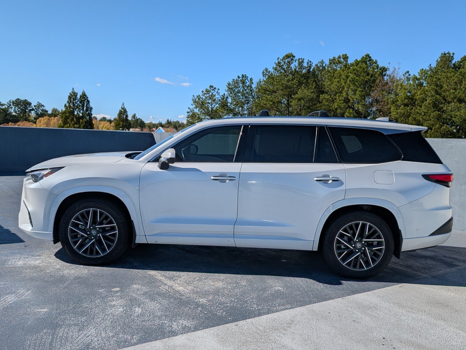 Used 2025 Lexus TX 350 AWD image 2