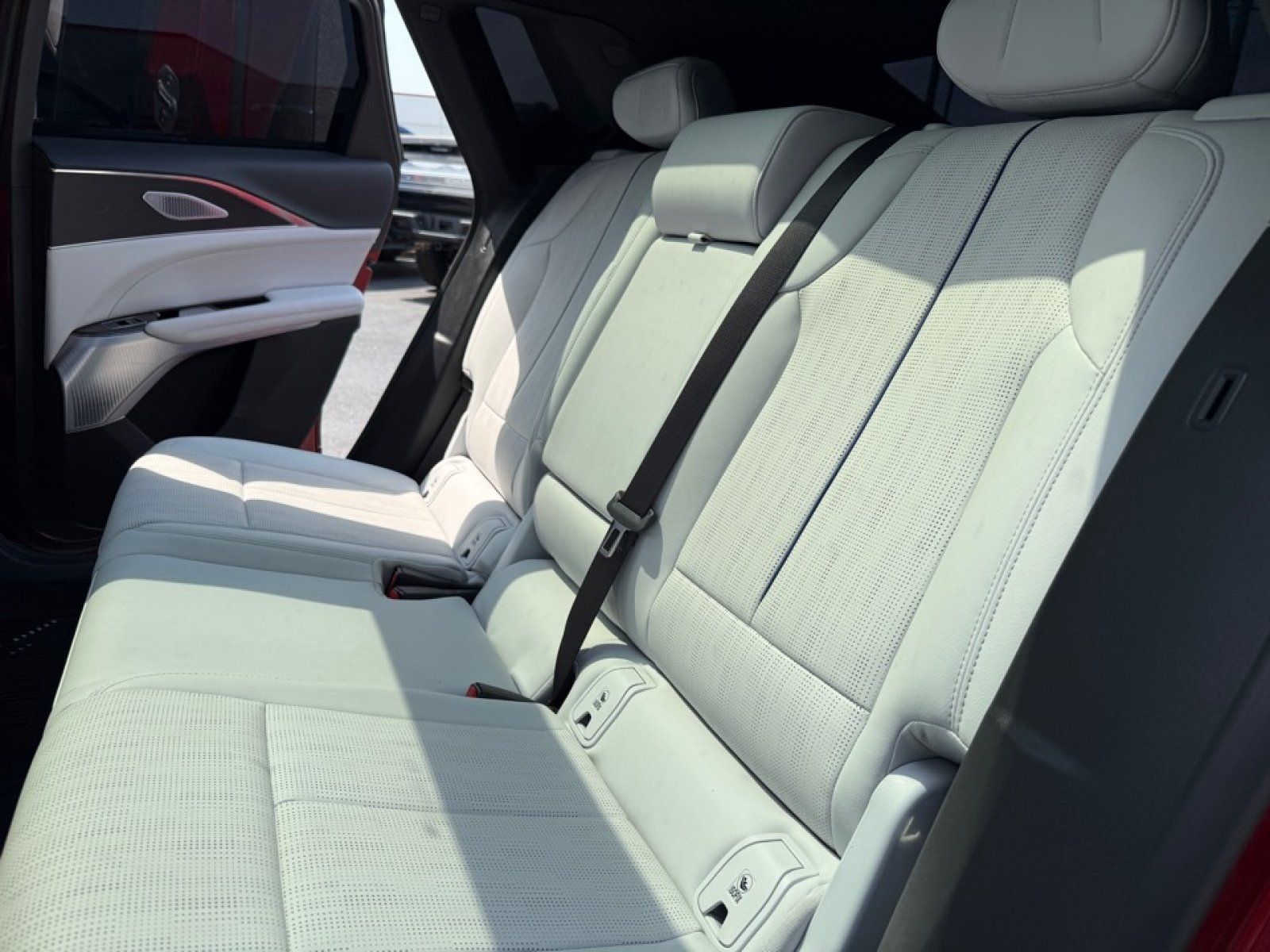 Used 2024 Cadillac Lyriq Sport AWD/4WD image 31