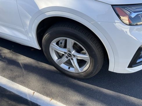 Used 2023 Audi Q5 2.0T Premium w/ Convenience Package image 3