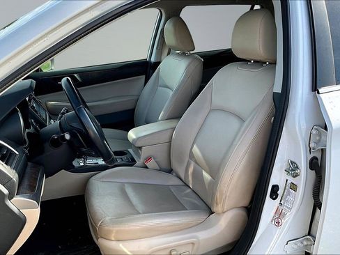 Used 2016 Subaru Outback 2.5i Limited AWD/4WD image 19