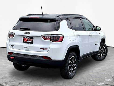 New 2026 Jeep Compass Trailhawk w/ Sun, Sound & Navigation Group AWD/4WD image 7
