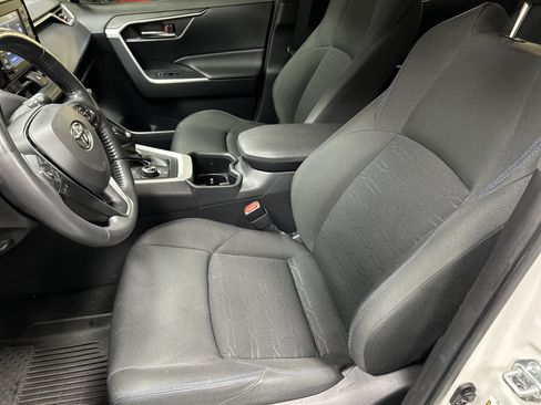 Used 2022 Toyota RAV4 SE AWD/4WD image 16