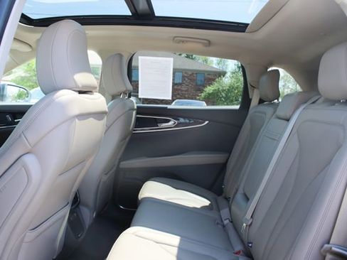 Used 2023 Lincoln Nautilus Reserve w/ Monochromatic Package AWD/4WD image 33