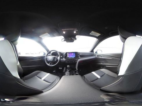 Used 2025 Toyota Camry SE image 38