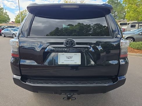 Used 2016 Toyota 4Runner SR5 image 5