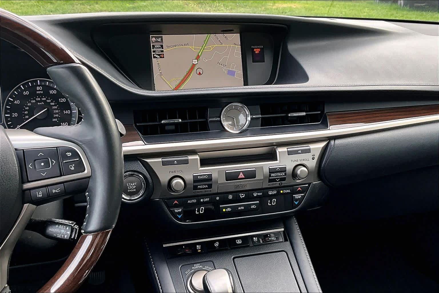 Used 2017 Lexus ES 350 FWD image 9