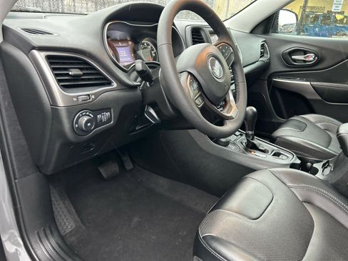 Used 2022 Jeep Cherokee Latitude Lux w/ Sun & Sound Group image 29